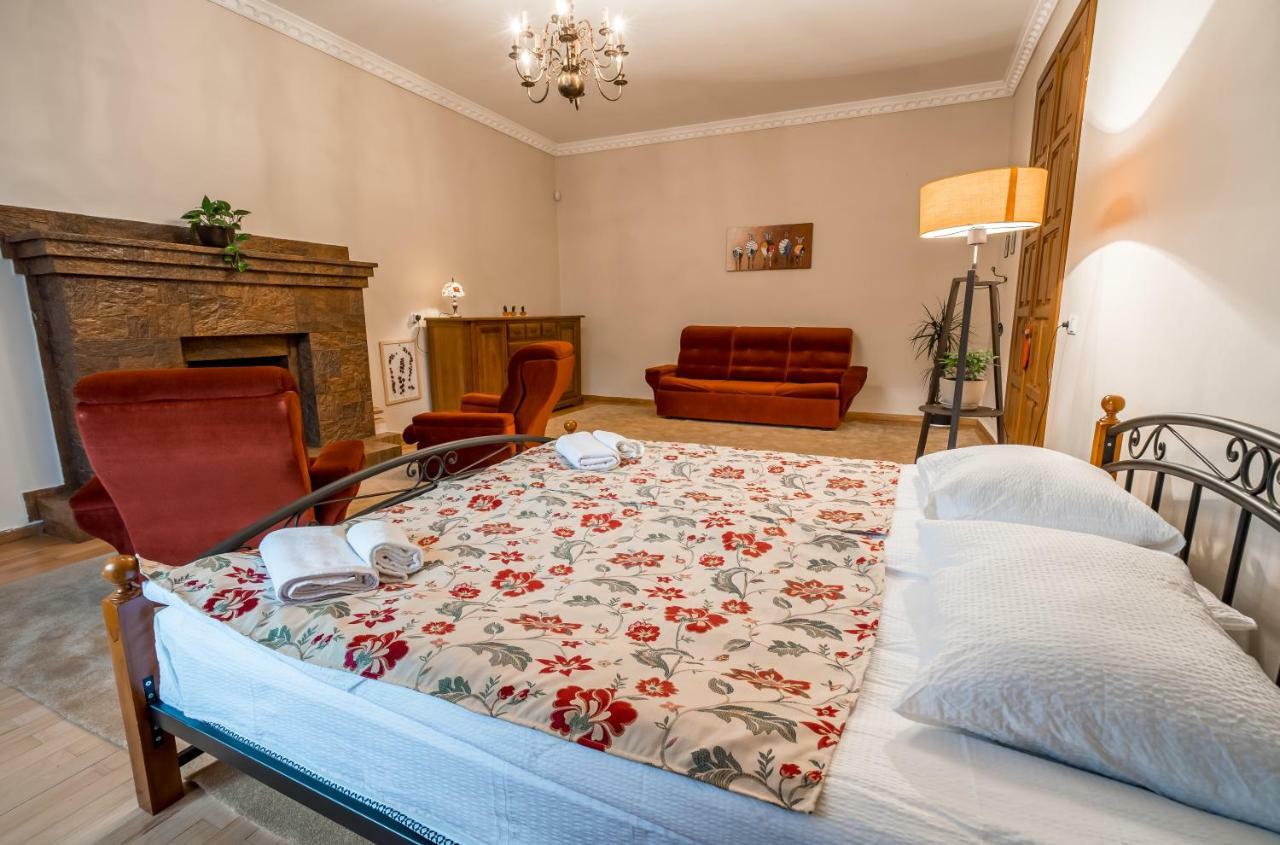 Rivendell Hotell Borjomi Eksteriør bilde